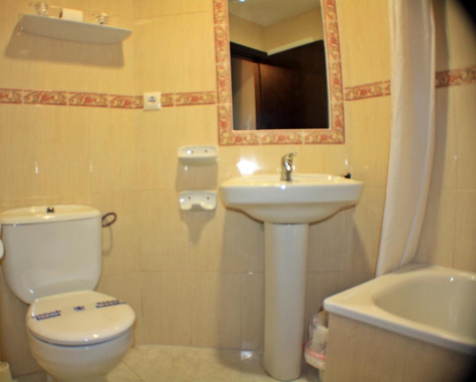Hostal Carlos I La Línea de la Concepción Pokoj fotografie