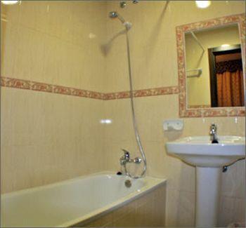 Hostal Carlos I La Línea de la Concepción Exteriér fotografie